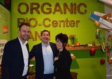 Het beursteam van Bio Center Zann met Robbin Lansbergen, Bart Italie en Astrid Rog