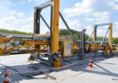 De overtrekbrug van 36 meter die een compleet champignonbed kan verplaatsen