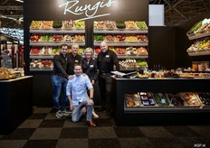 Lennart Poot, Gert Jan Zonneveld Piek, Francis Zonneveld Piek, Arjan Grip en aan de voorkant Niels van den Berg van Rungis.