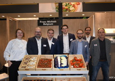 Charlotte en Jeroen Buyck, Pol en Mathieu Dendauw, Henri Hazette, Jonathan Van de Sande en Mario Vercammen van Calsa/FMB. Het uitgebreide team van groothandel was druk in de weer op de beurs, die, zo vertelt Charlotte, beter bezocht lijkt te zijn dan vorige jaren