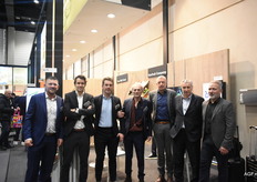 Ive Lambert, Alexander Van Orshaegen, Jurgen De Witte, Achiel De Witte, Erwin Callebaut, Kastriot Cena en William Willems van Group ADW. De groep had deze beurs twee stands met haar dochterbedrijven Van Dijk Foods en Starfruit, waar er gezocht moest worden naar een momentje om het complete gezelschap bij elkaar te krijgen