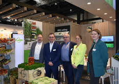 Het team van de REO Veiling met hier Filip Vanaken, Remie Dewitte, Philiep Willems, Wendy Lefevere vergezeld door Charlotte Buyck van Calsa