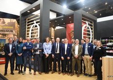 Het is elk jaar weer een uitdagende taak om het voltallige team van BelOrta op de foto te krijgen, maar ook deze Fruit Logistica is het in de vroege morgen van de tweede beursdag weer gelukt