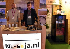 NL Soja met Evert Jan en Bas Dalling verkopen Nederlandse BIO sojabonen op de Nederlandse markt