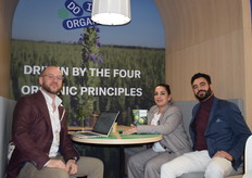Op de andere kant van de stand van DO IT Organic: de traders en sellers van biologische ingrediënten