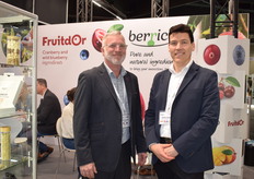 Er is al een jarenlange samenwerking in bessen tussen Canada (Pierre Laplante, Fruit d'Or) en Nederland (Pieter Visser, Berrico)