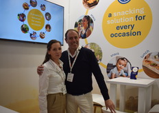 Anneloes Tukkers en Pieter-Paul Janssen van SanoRice Holding hebben snacks voor elke gelegenheid