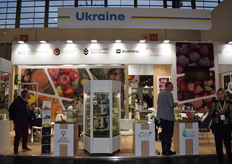 26 exposanten uit Oekraïne, waaronder 15 bessen- en notenexporteurs in een gezamenlijke stand