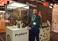 Michael Kronheim van ActiveIT bij klant Prokern die olie maakt van pompoenpitten