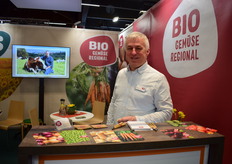 en bij Bio Gemüse staat Jens Hesse