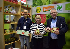 Jens Anderson, Marlies Meggers en Heinrich Zum Felde van Elbe Obst met diverse verpakkingsvormen voor bio-appels