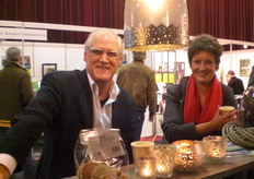 Carel Jansen van Omni-Pack had altijd goede moppen te vertellen aan de stand.