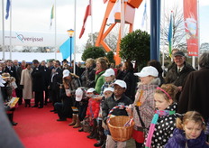 De burgemeesters gaan bijna naar binnen.