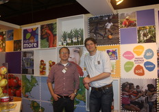 Michaël Wilde en Jeroen Sleijffers in de kleurrijke stand van Eosta.