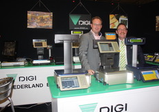Kees Heur en Mario Lutkehaus vertegenwoordigen Digi Nederland.