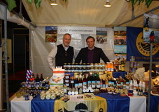 Duco en Christiaan Snouck H. in de stand van Waddendelicatessen/WaddenGoud.