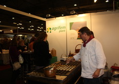 Bezoekers konden poffertjes eten bij Agrifirm.