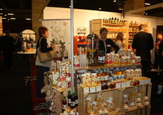 De producten fleuren de stand van TerraSana op.