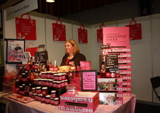 Henny van Bergeijk met Raspberry-Maxx producten.