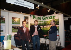 Ado Bloemendaal en Jos Bloemendaal van Pure Graze in gesprek met Herman Reuvekamp.