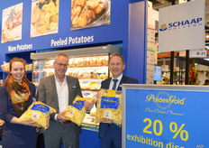 Moniek Wisse, Geert Klaessen en André Adamse van Schaap Holland. Nieuw zijn de bio sous vide producten en bioblokjes met schil en leverbaar in verschillende smaken.