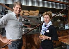 Wouter Floot (Tradin Organic Agriculture) en Marina van BioCore.