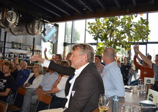 Op de vraag wie er voor het eerst bij de BioBorrel aanwezig was, stak ongeveer de helft van de bezoekers zijn/haar hand in de lucht. 