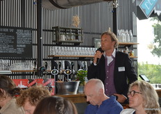 Herco Schoemaker van IDorganics stelt een vraag aan Harry.