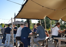 De presentaties gaven duidelijk voldoende stof tot nadenken en -praten.