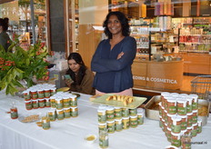 Weer een thuiswedstrijd voor Hottie Sambal (uit Rotterdam). Sita Danser presenteerde onder meer de nieuwste variant: limoen. 