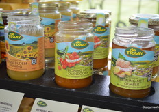 Ook kon men onder meer proeven van de vrij recent geïntroduceerde honing met duindoorn. 