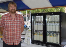 Yuri Blanken van Craft Dairy. "Onze kefir van koeien-, geiten- en schapenmelk breng ik hier extra onder de aandacht." 