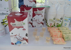 "We hebben diverse producten op basis van effectieve micro-organismen, deze zijn niet alleen goed voor de bodem maar ook voor je darmen. Daarom hebben we ook EM Drink."