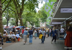 Na een regenachtige ochtend klaarde het tegen de middag helemaal op en werd het lekker druk. 