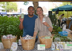 Tom Vollebregt en Charlotte Krijger van Yaya Kombucha.
