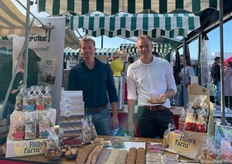 Guido en Sander Bil van Billy's Farm. 