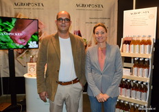 Pavle Svaic en Karin Gefken van Agroposta.