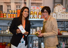 Noemi Rodriquez en Dineke van Bommel van Bommel en Bommel. Noemi komt uit Barcelona en zij zijn sinds 1840 1 van de oudste chocolade makers van Spanje.