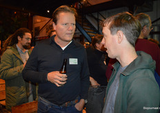 Boudewijn van der Kroft (TerraSana) met Laurens Nuijten van Bionext. 