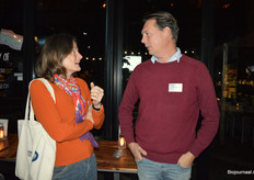 Marian Blom (Bionext) met Karst Kooistra van Tradin Organic Agriculture.