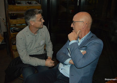 Sven Rem (Your Food friends) praat na met Ruben Bringsken van Jamael Food Group. 