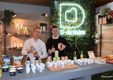 Mees Hordijk en Lars Schooneveld van D-Drinks met Holy Shot en Sqwz