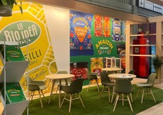 Op de achterwand van de DO IT stand kreeg men ook al een voorproefje van het nieuwe design van La Bio Idea. 