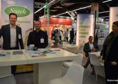 Bij Spack: Patrick Voordijk en Tom Kooper. Rechts zit collega Niels van Hassel in gesprek.