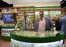 Roelof Korstanje en Bart Wullems bij Nenco Food Group (waaronder de handelsmaatschappijen Trouw B.V., Dafco en De Molukken vallen). Bart: "Het is een tijdje wat stil geweest, maar mensen staan weer open voor nieuwe producten."