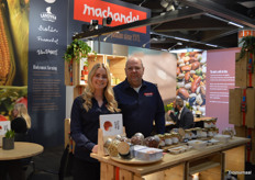 Danique de Boer en Jan Wolf bij Machandel, dat het assortiment van eigen merk Gutnuss uitgebreid met een witte cashewpasta, een zwarte sesampasta en drie soorten pindakaas. Danique: "We zijn heel blij met deze nieuwe plek in hal 7. We hebben bewust foto's van onze fabriek toegevoegd om te laten zien dat wij een productiebedrijf zijn." 