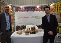 Asianuts stond ook voor de eerste keer als exposant op de Biofach. Gilad Izhaky en Gil Berholz. "We handelen onder meer in medjoul dadels, we spelen in op de groeiende vraag naar biologisch", aldus Gil.
