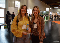 Op bezoek namens De Halm: Anne van Grinsven en Danique van der Leest.