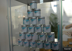 Een mooie toren Happy Tabs. Jonathan: "We hebben al heel interessante contacten opgedaan, ook vanuit Nederland. Bijzonder om die partijen juist hier te treffen. Dan reis je ieder 10 uur hierheen om heel blij van elkaar te worden."