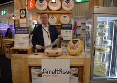 Sander Koutstaal bij Amalthea, Wonders of milk. Zij stonden er voor het eerst. "Wij produceren biologische geitenkaas en koekaas en hebben een eigen coöperatie. Ook hebben we melkconcentraat."